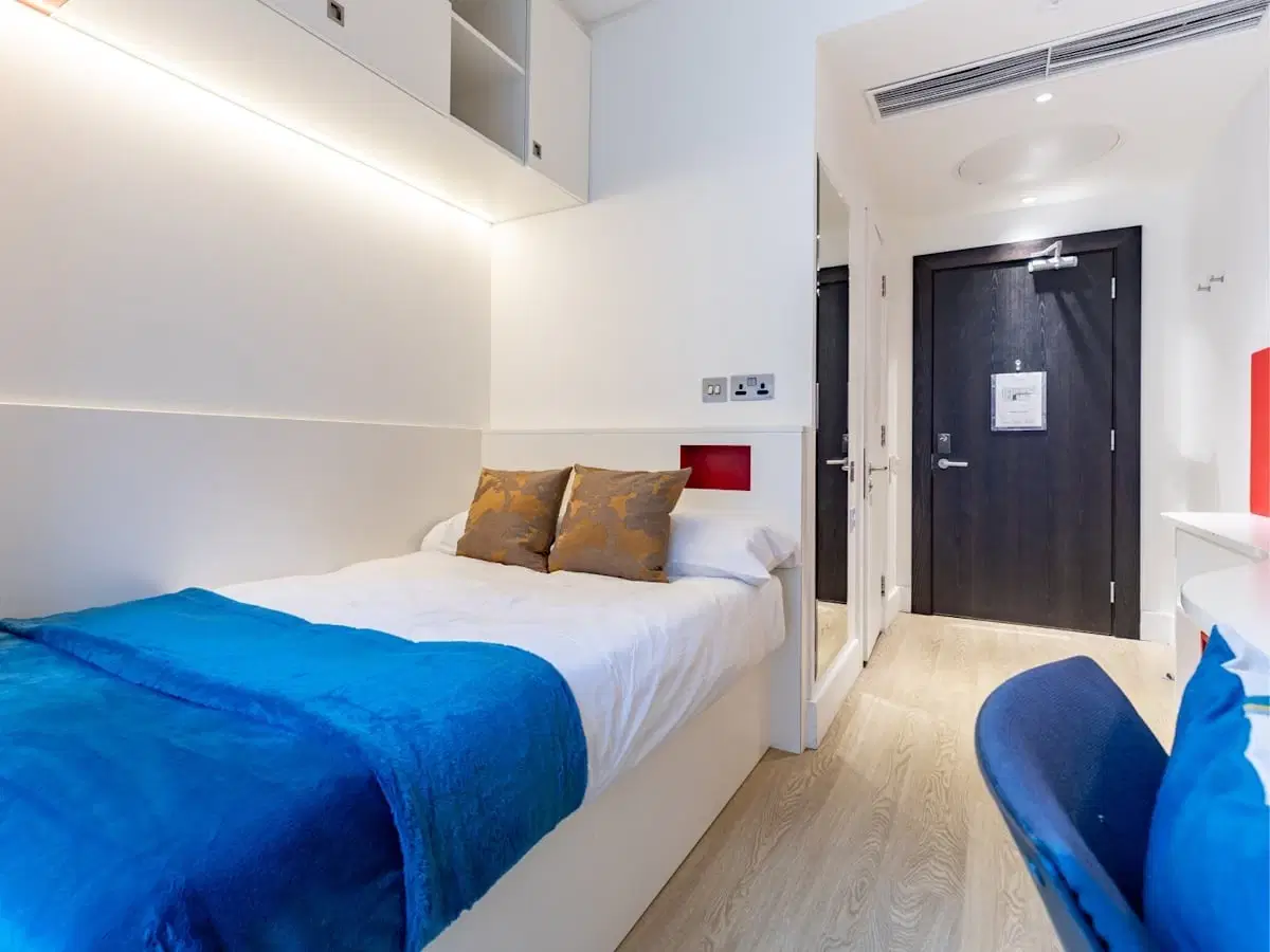 Spring Mews, London – Classic Ensuite