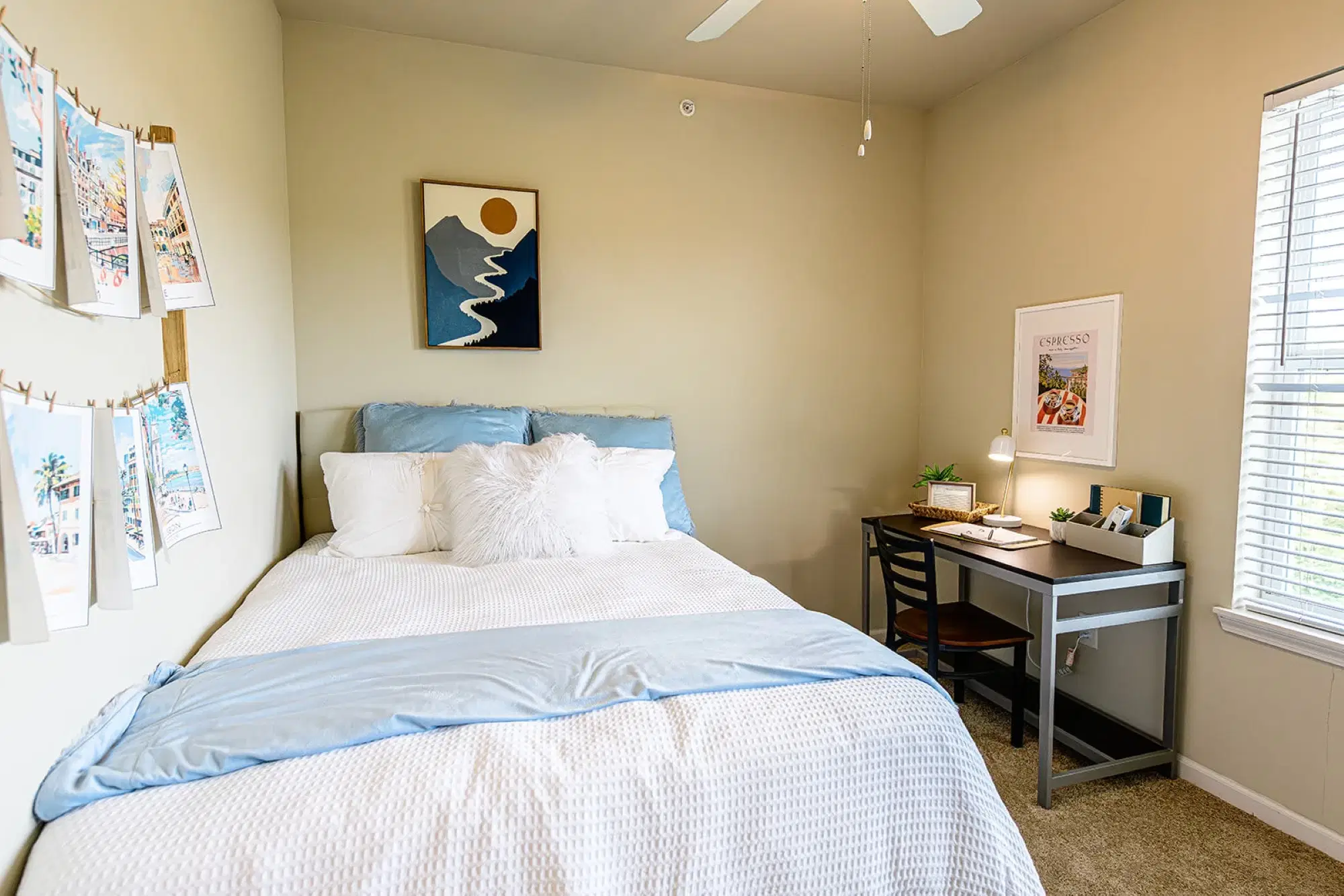 The Dillon, Bloomington – Bedroom