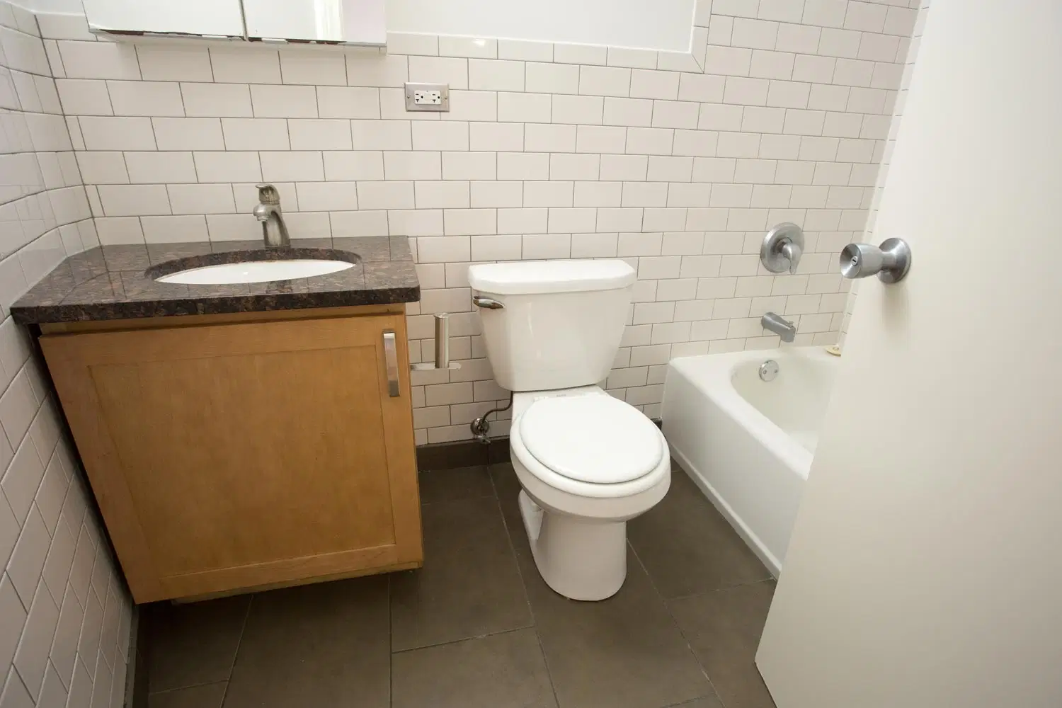 5400-5406 S. Maryland Avenue, Chicago – 3 Bed 1 Bath