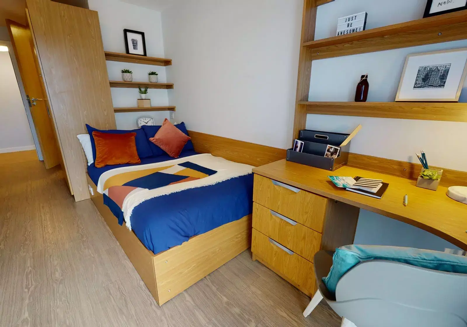 iQ Water Lane House, Bristol – Silver En suite