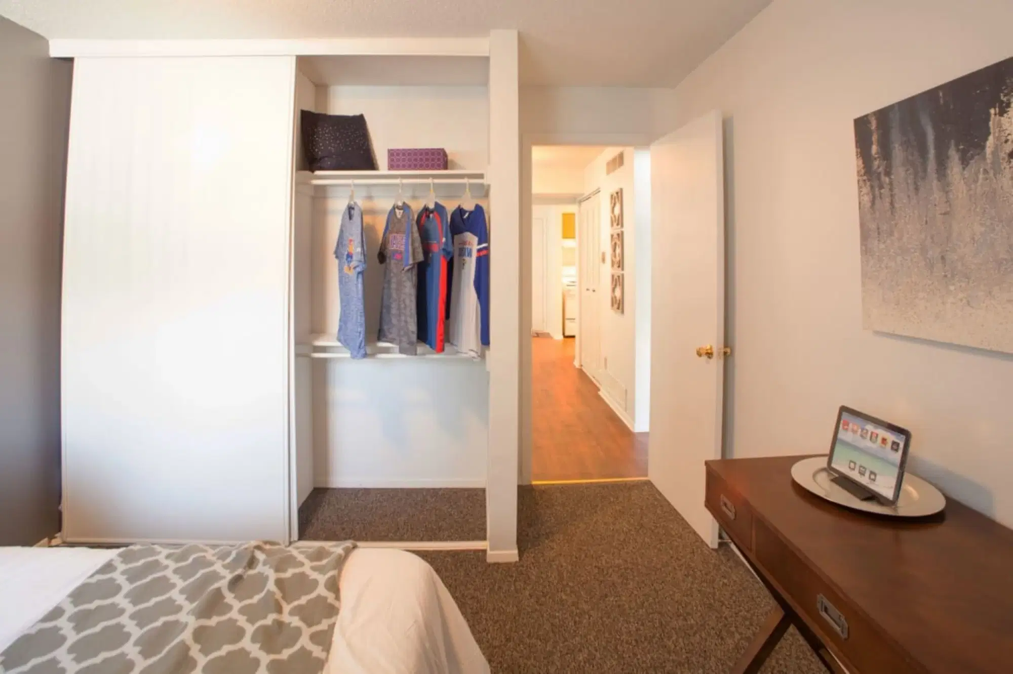 Hawks Pointe, Lawrence – Bedroom