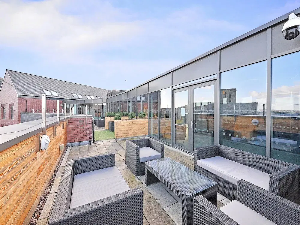 Steel City, Sheffield – Exterior