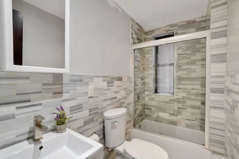 Morningside Park 2, New York – Bathroom