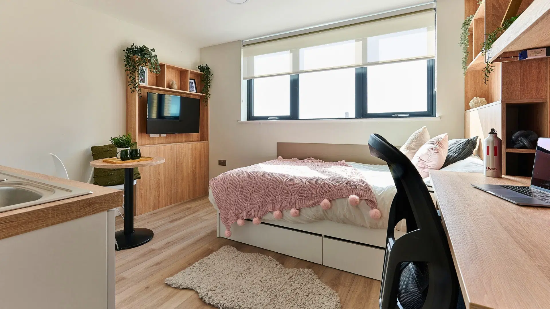 17a Christchurch Road, Bournemouth – Gold Studio