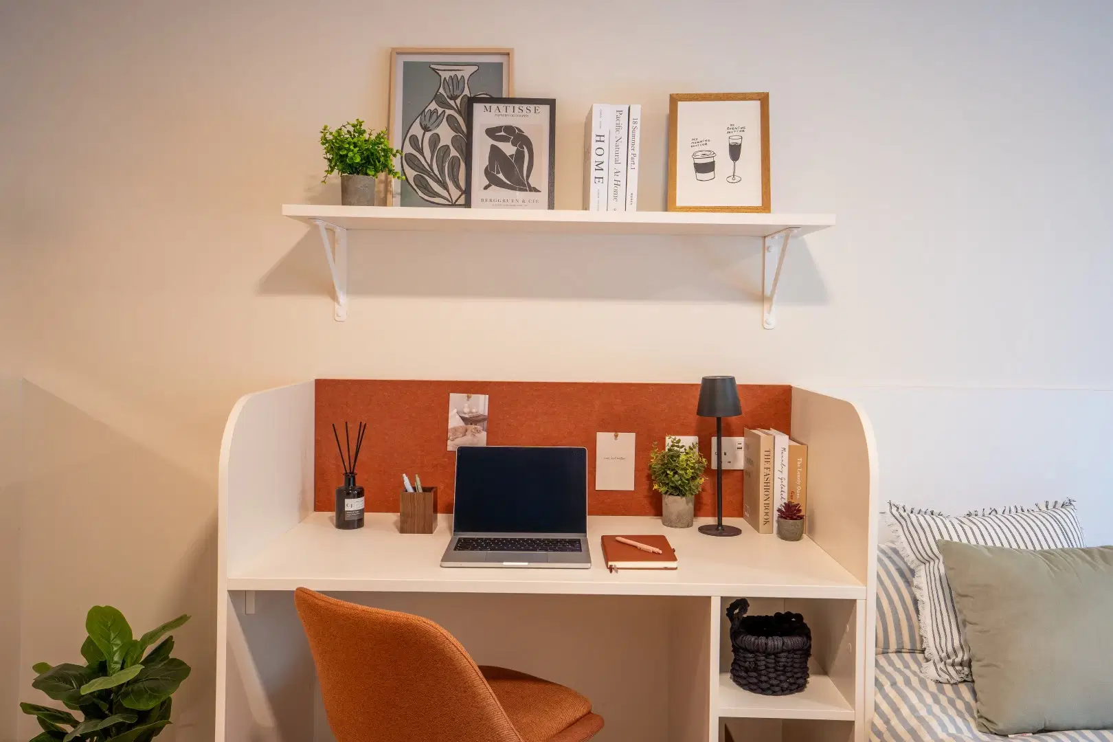 Valerian, York – Premium Plus Studio