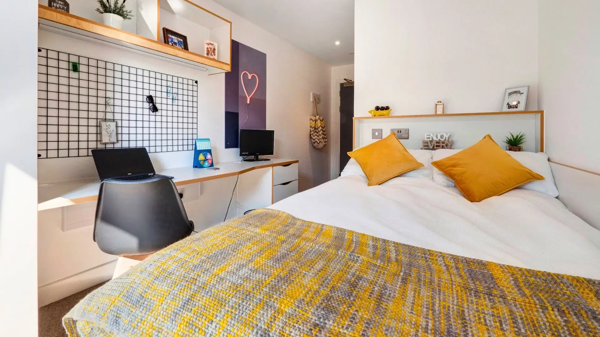 27 Magdalen Street, Colchester – Silver Plus En-suite