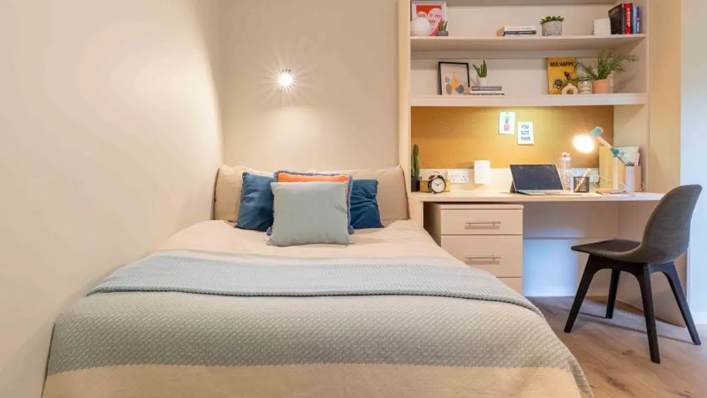 iQ The Pad, Egham – Platinum En Suite