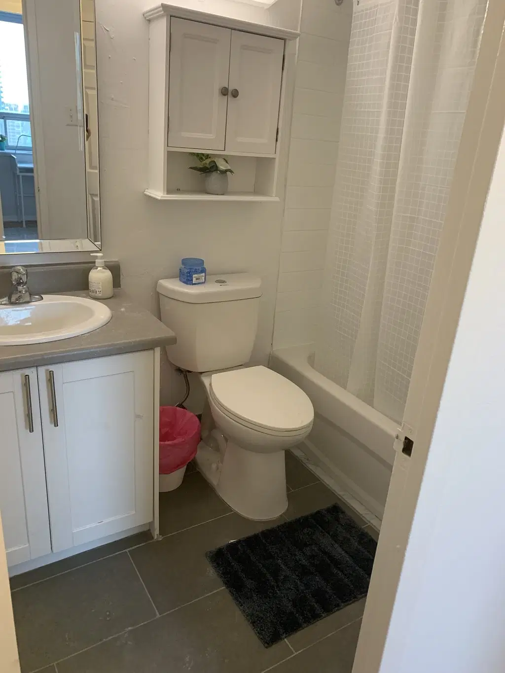 Pearson Housing Wellesley Street, Toronto – Bathroom