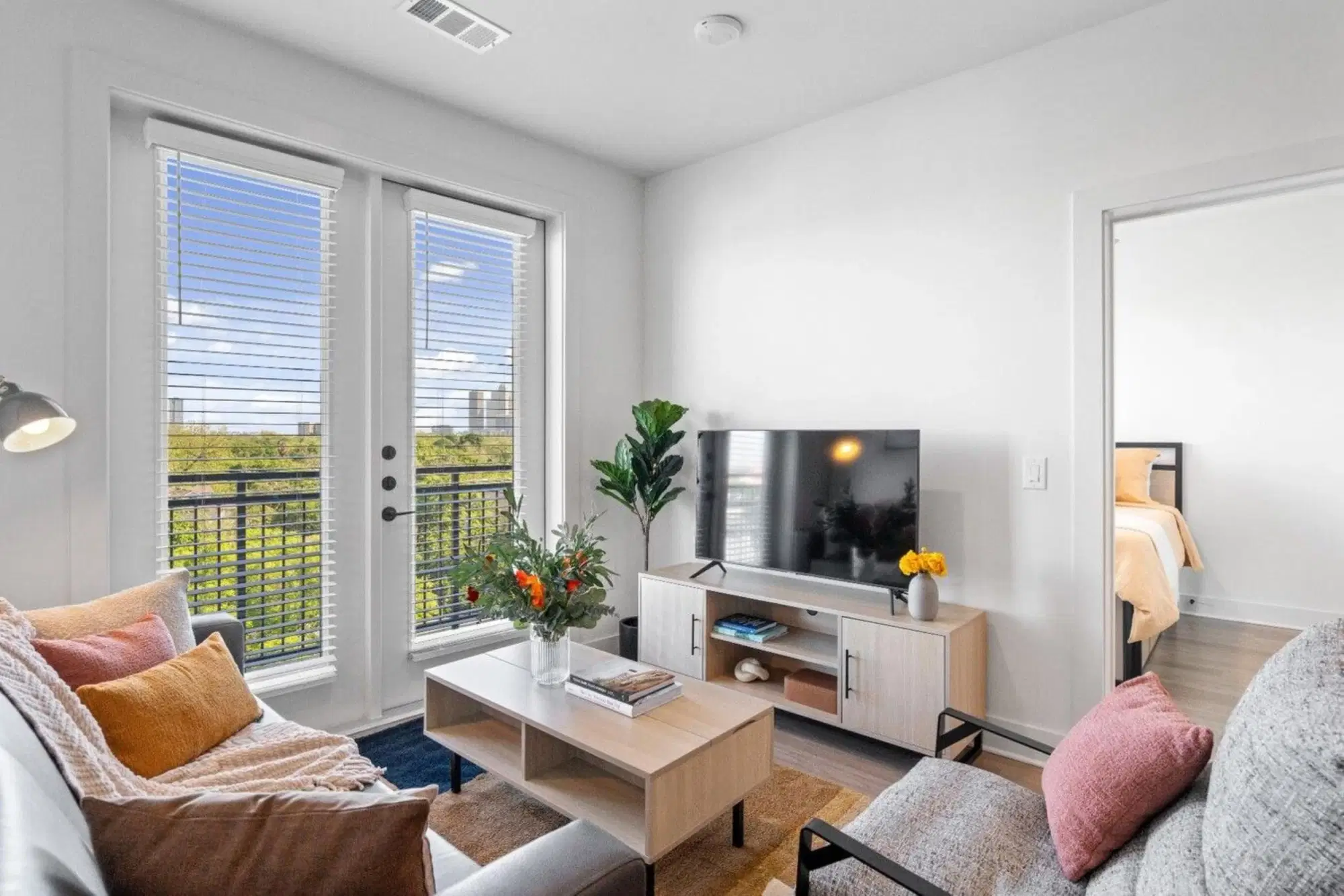 Uniti Montrose, Houston – Common Area
