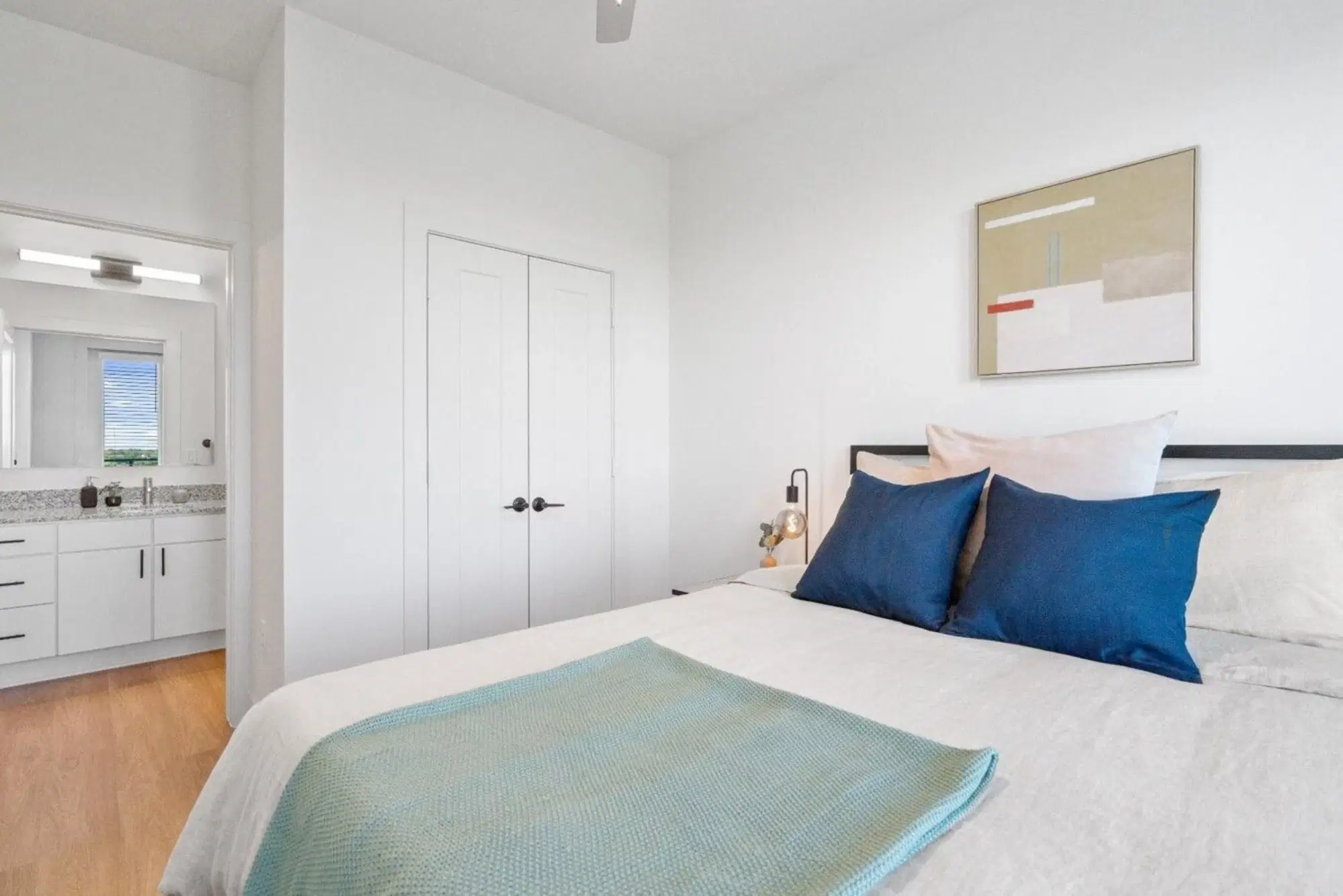 Uniti Montrose, Houston – Bedroom