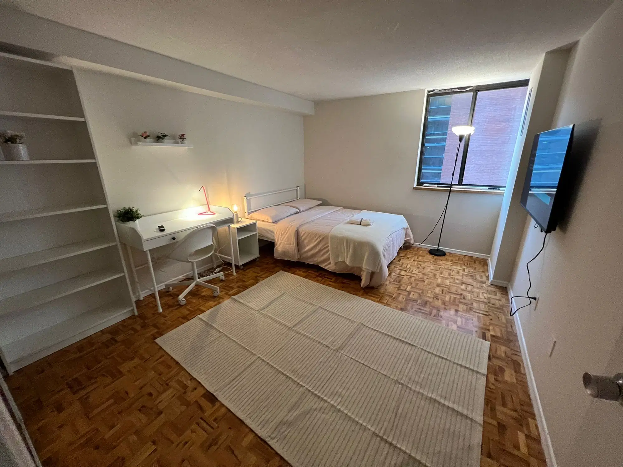 Pearson Housing St Patrick Street, Toronto – Silver Plus Room