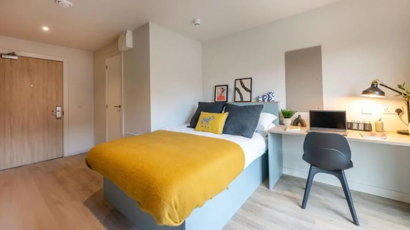Centre Court, Nottingham – Gold Studio With A Terrace