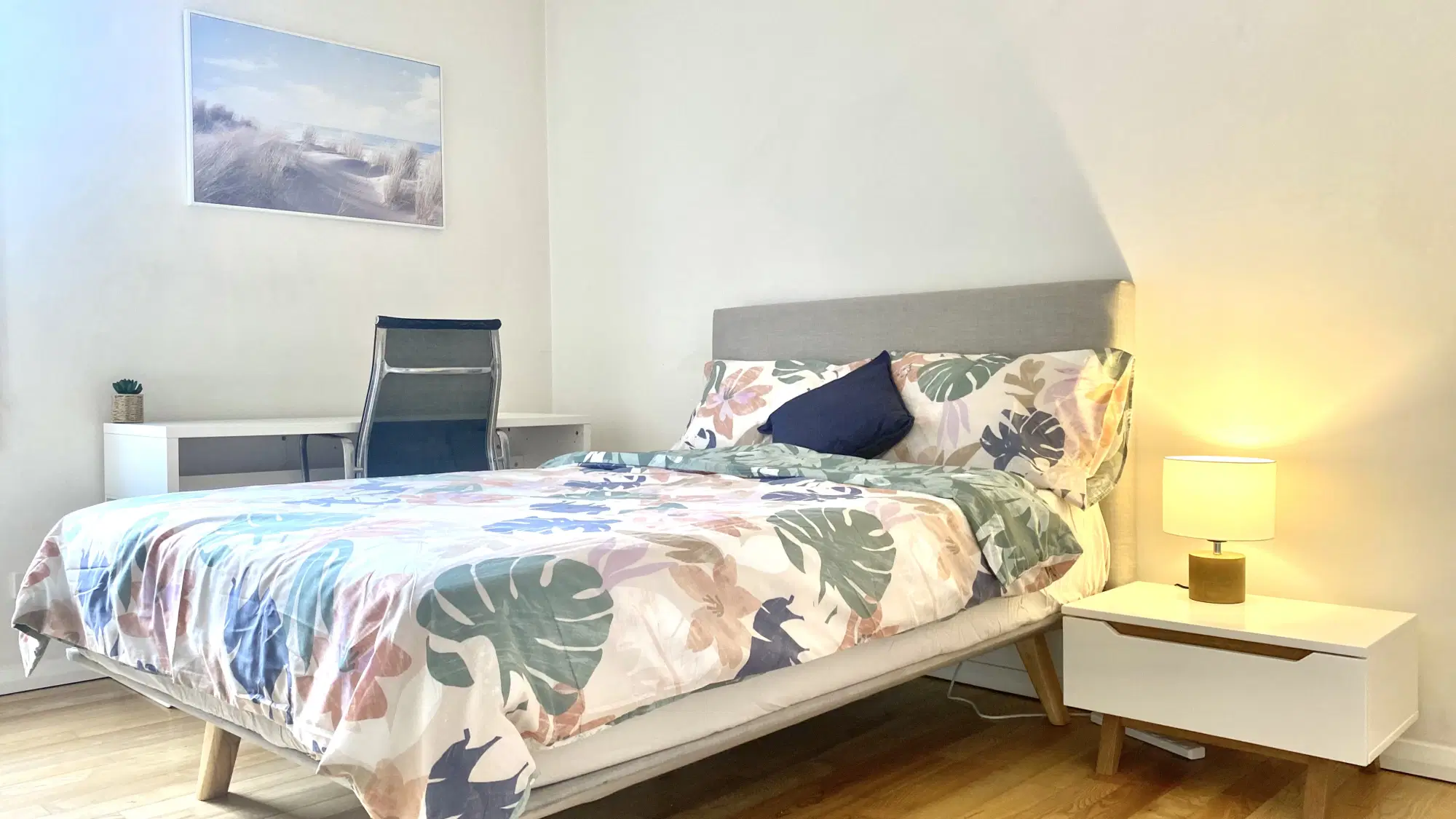 Room in a 6 Bedroom Apartment, Mary St, St Peters, Australia NSW 2044 – Room 2