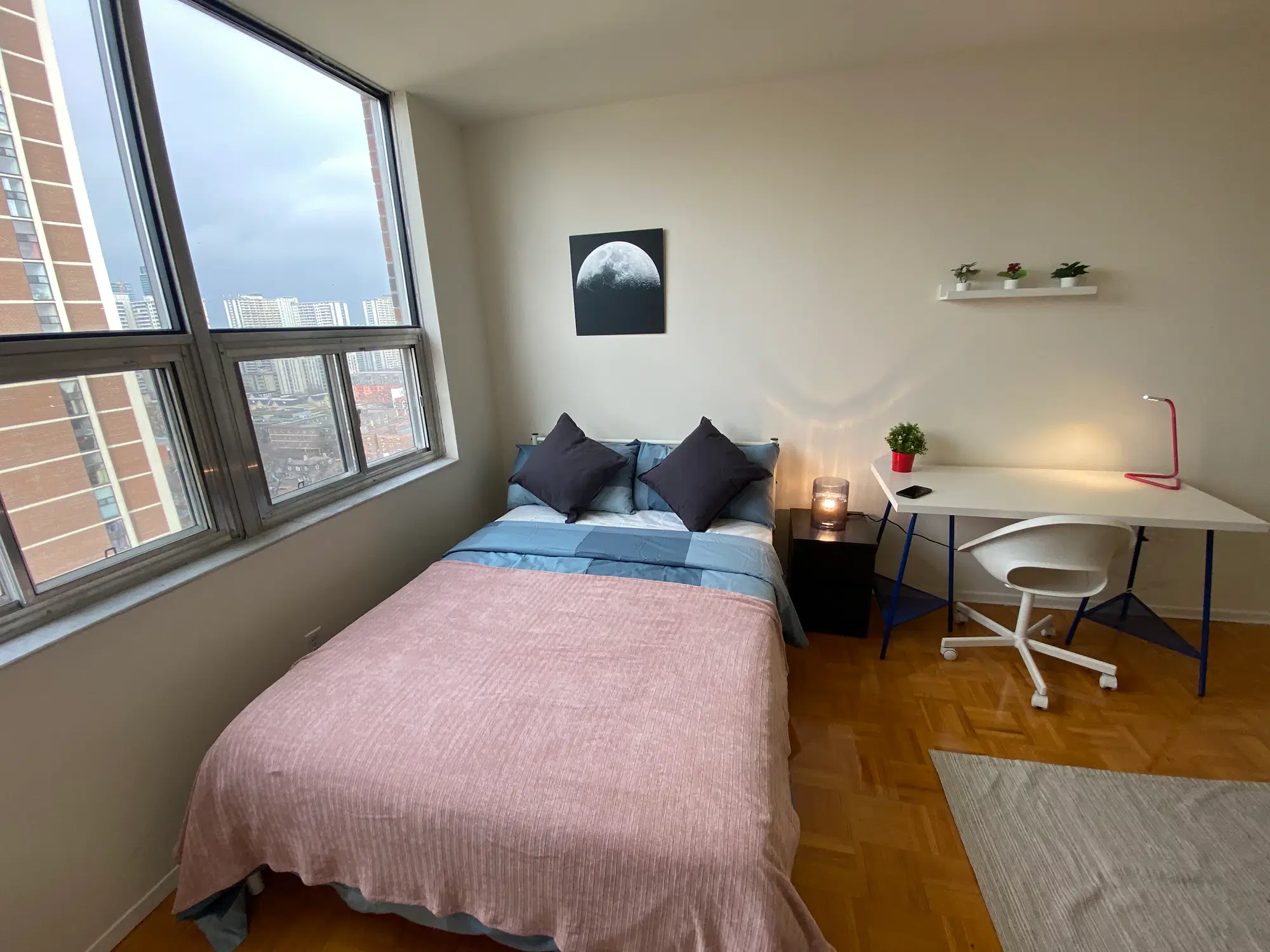 Pearson Housing Carlton Street, Toronto – Master Bedroom (4 Bed 1 Bath)
