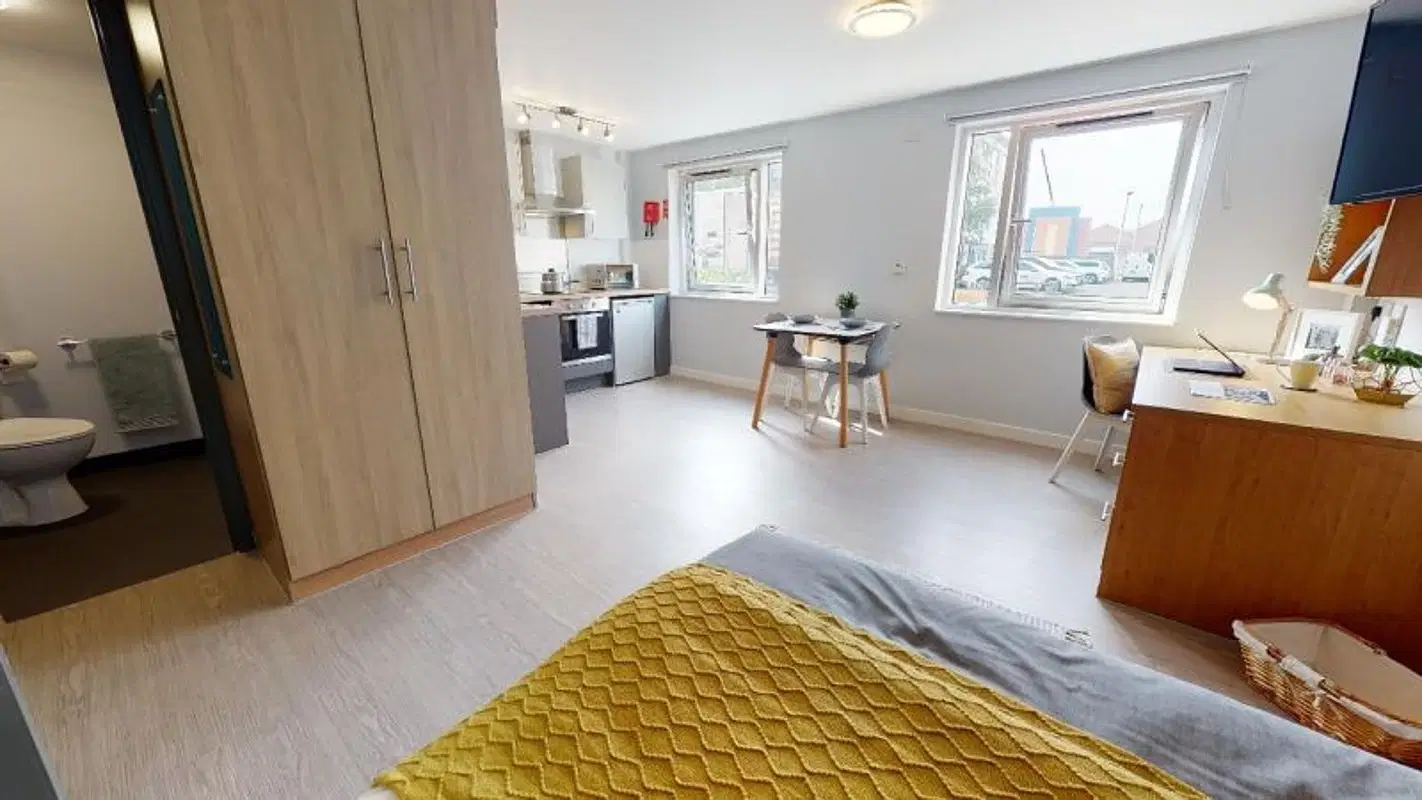 iQ Pavilions, Lincoln – Gold En Suite Premium
