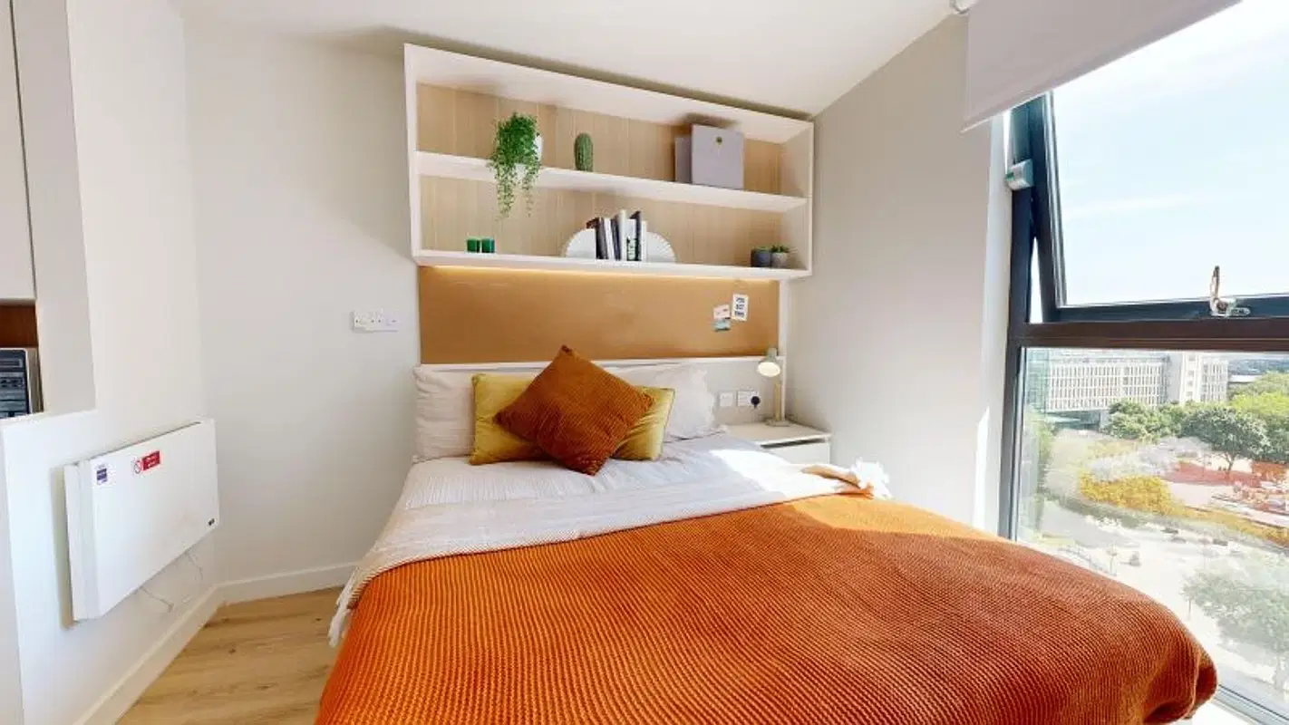 iQ Bristol, Bristol – Gold Studio Plus