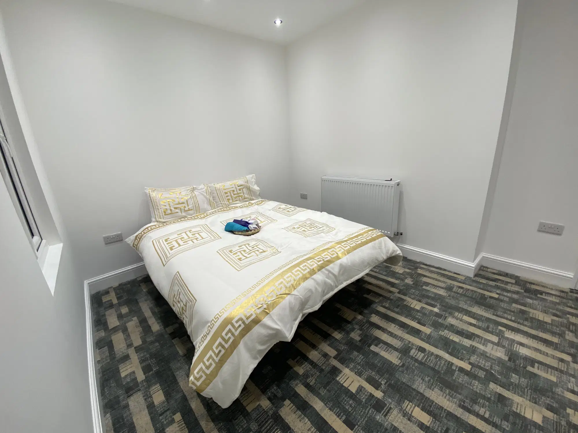 Room in a 6 Bedroom Apartment, Shaftsbury Rd, London E7 8PF