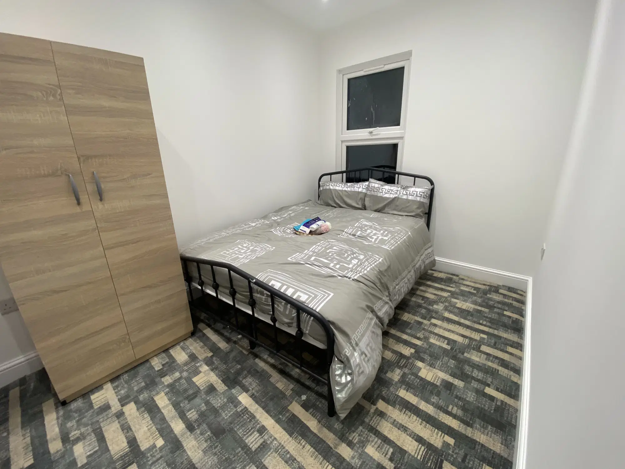 Room in a 6 Bedroom Apartment, Shaftsbury Rd, London E7 8PF – Big Double Ensuite