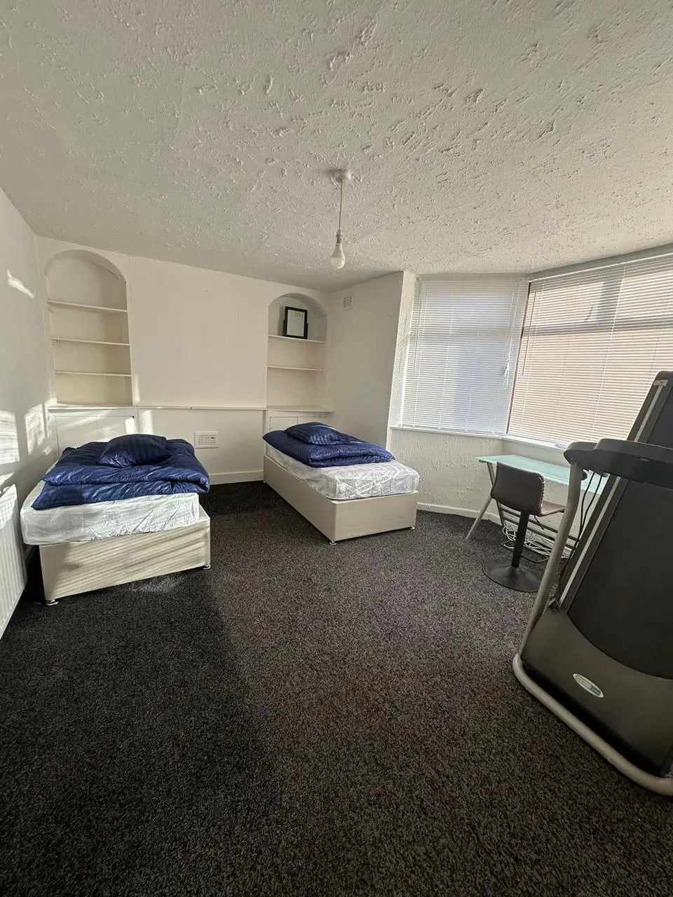 Room in a 5 Bedroom Apartment, MacGregor Rd, London E16 3LL
