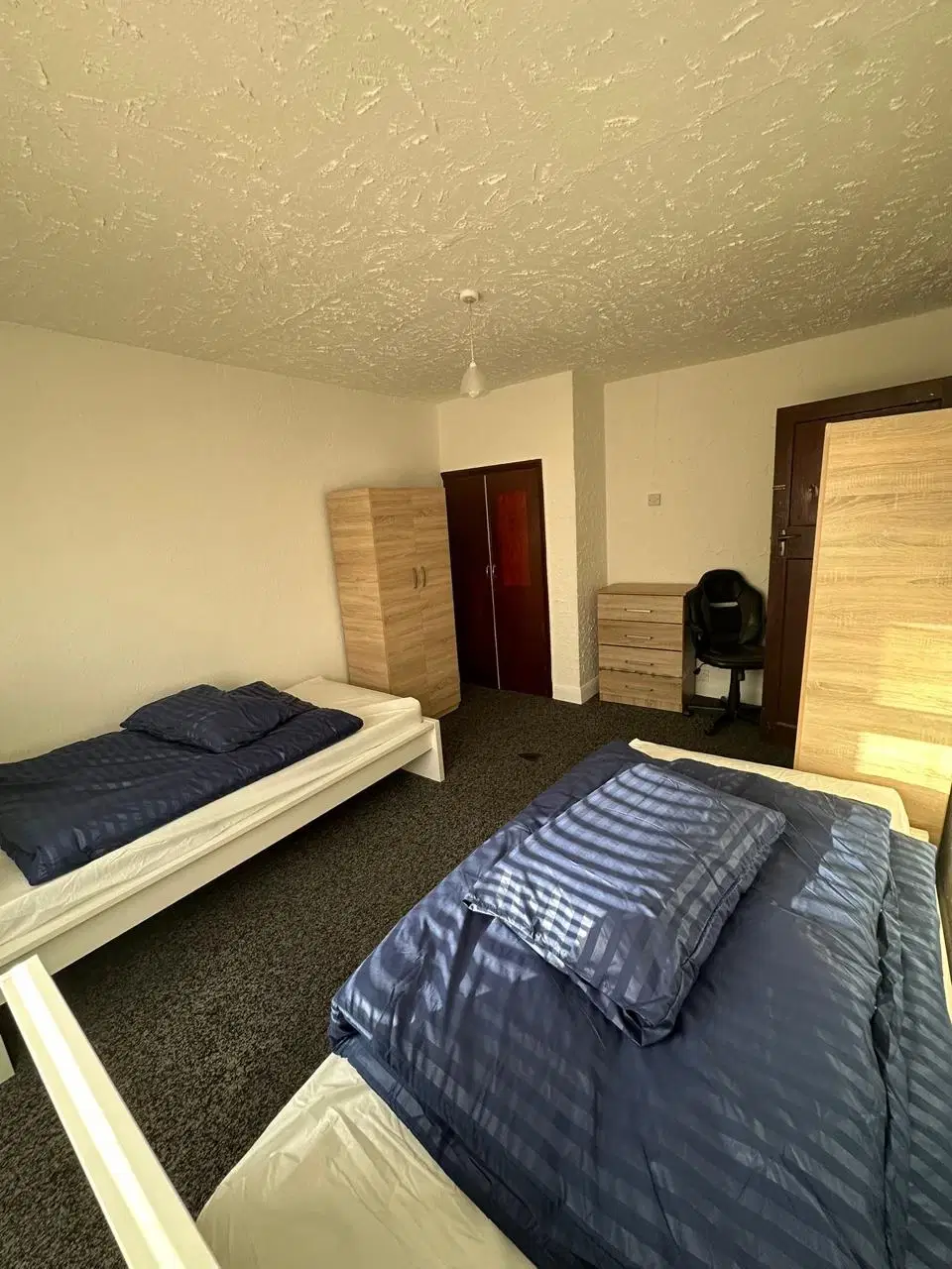 Room in a 5 Bedroom Apartment, MacGregor Rd, London E16 3LL – Bedroom
