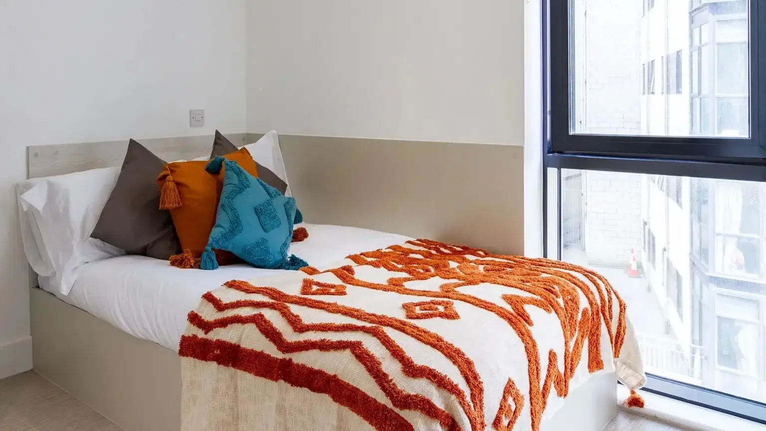 The Lantern, Liverpool – Premium City View Ensuite
