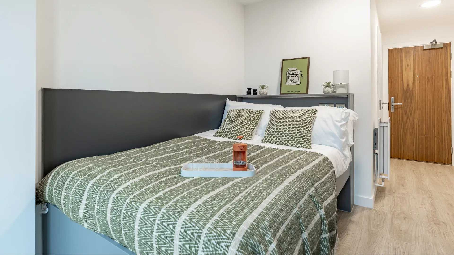 Waterside, Bristol – Classic 6 Bed Ensuite