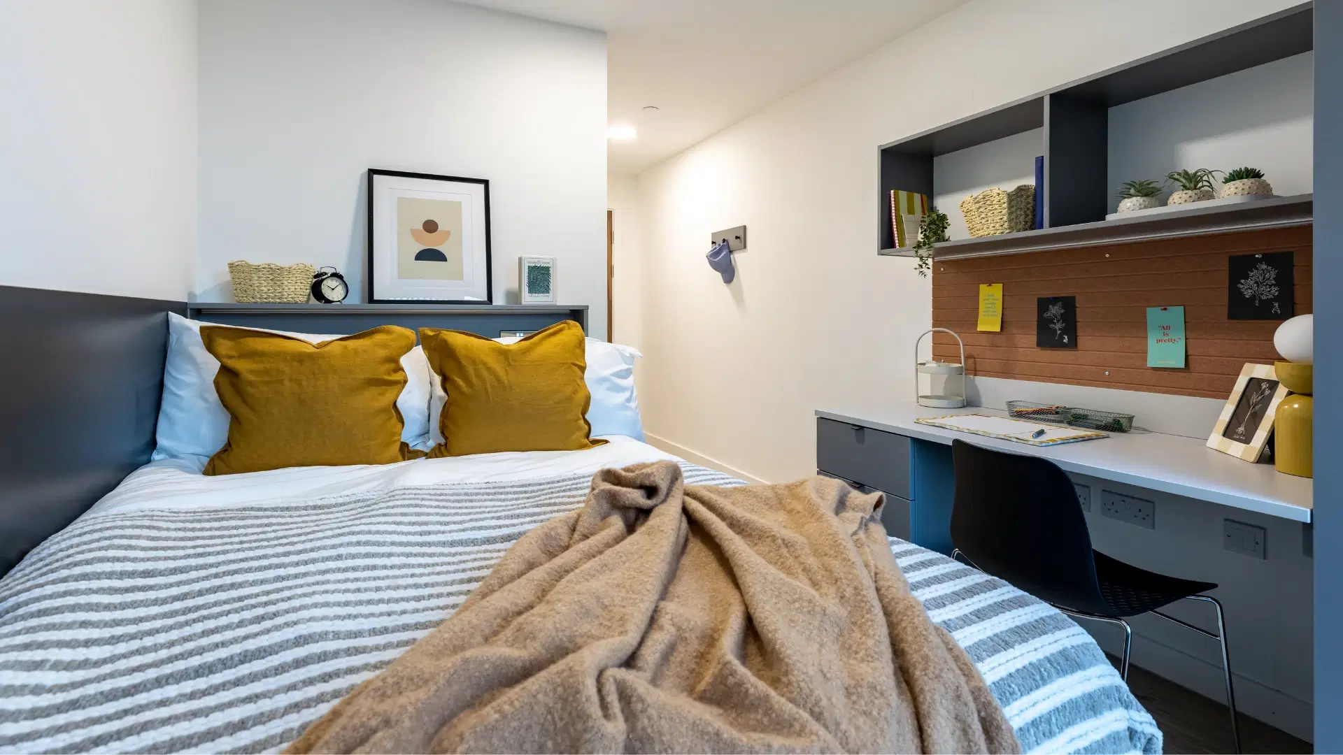 Waterside, Bristol – Classic 8 Bed Ensuite