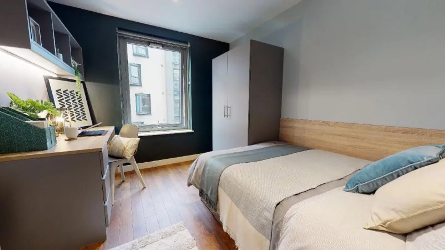 iQ Knight House, Sheffield – 3-Bed Bronze Apartment