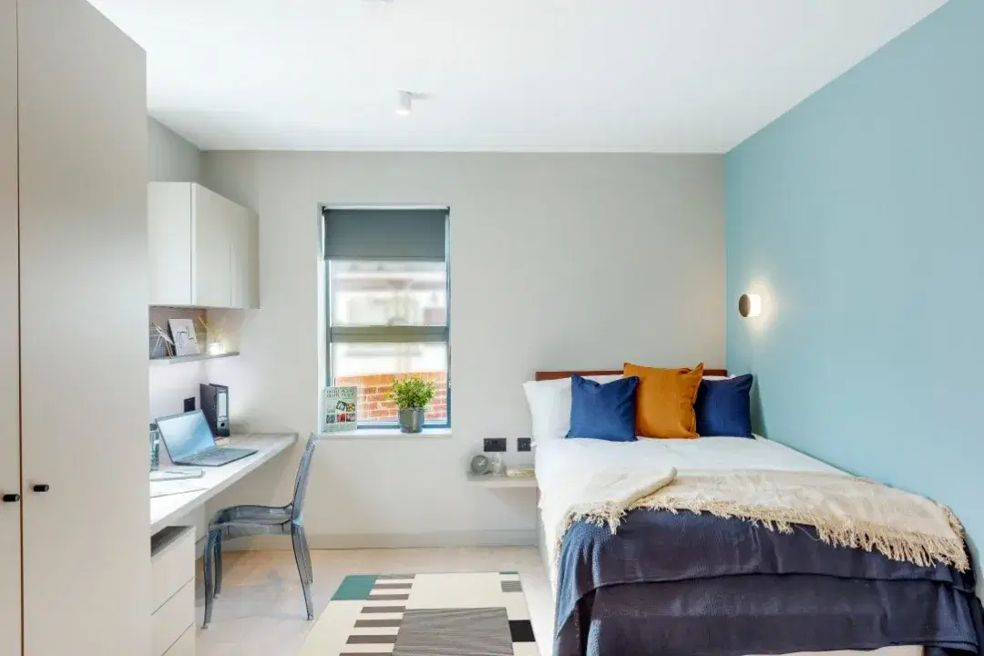 The Garage, Egham – Executive Studio