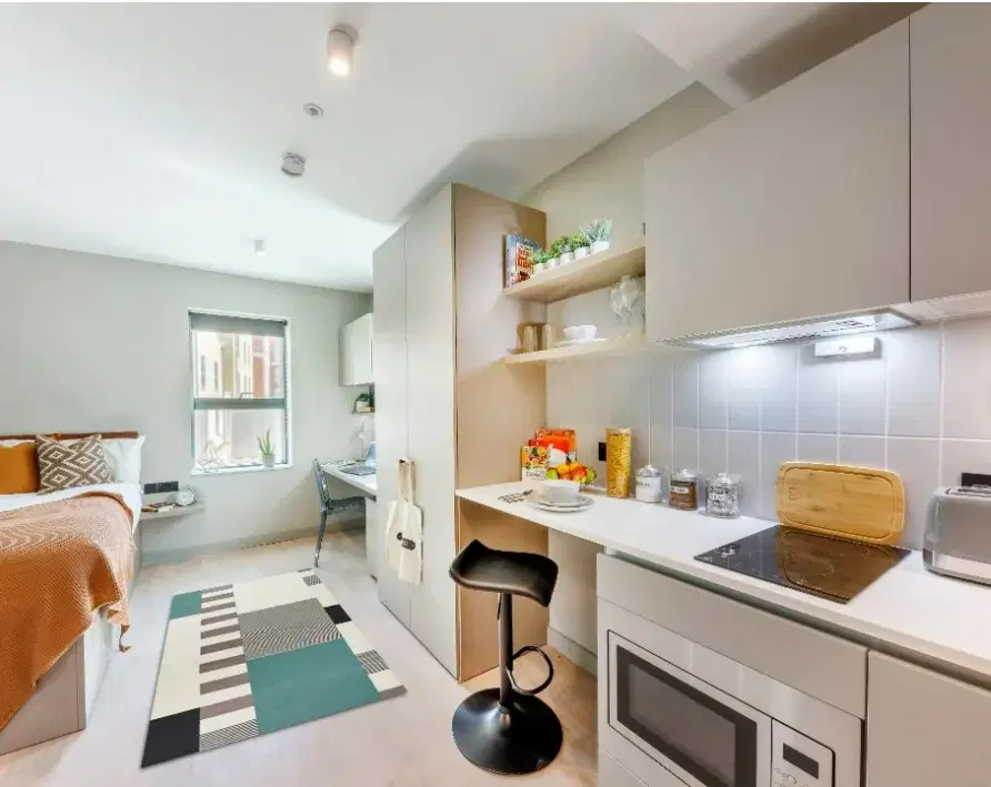 The Garage, Egham – Premium Studio Plus