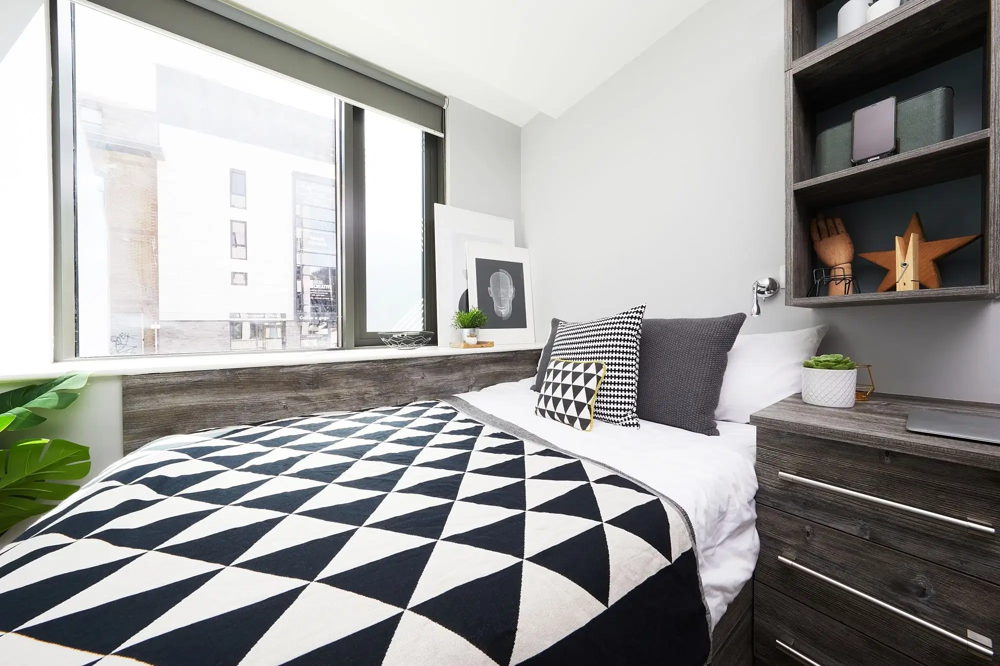 Collegiate Crown Place, Cardiff – Platinum 1-Bed Apartment