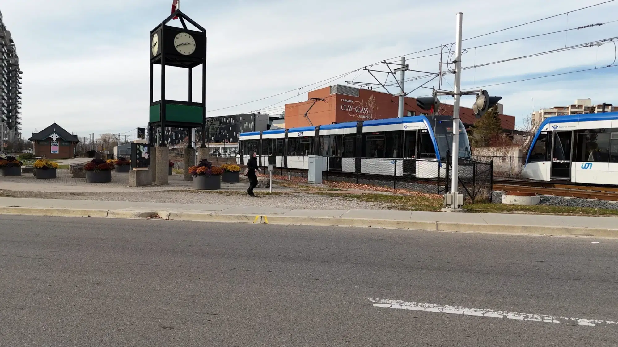 143 Columbia Ave, Waterloo – Exterior