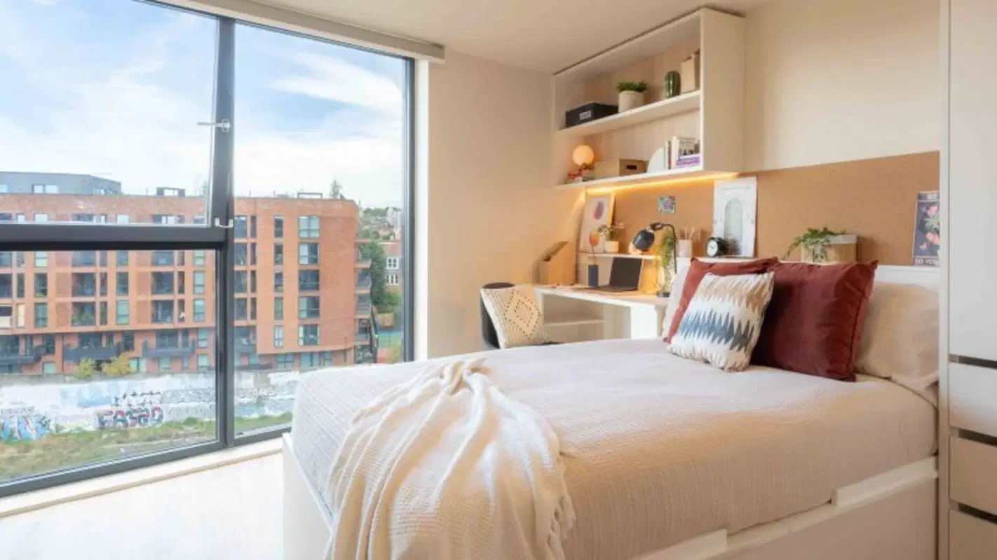 iQ Haywood House, London – Platinum Studio