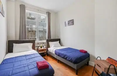 Williamsburg Meserole Home, New York – Twin Shared Room