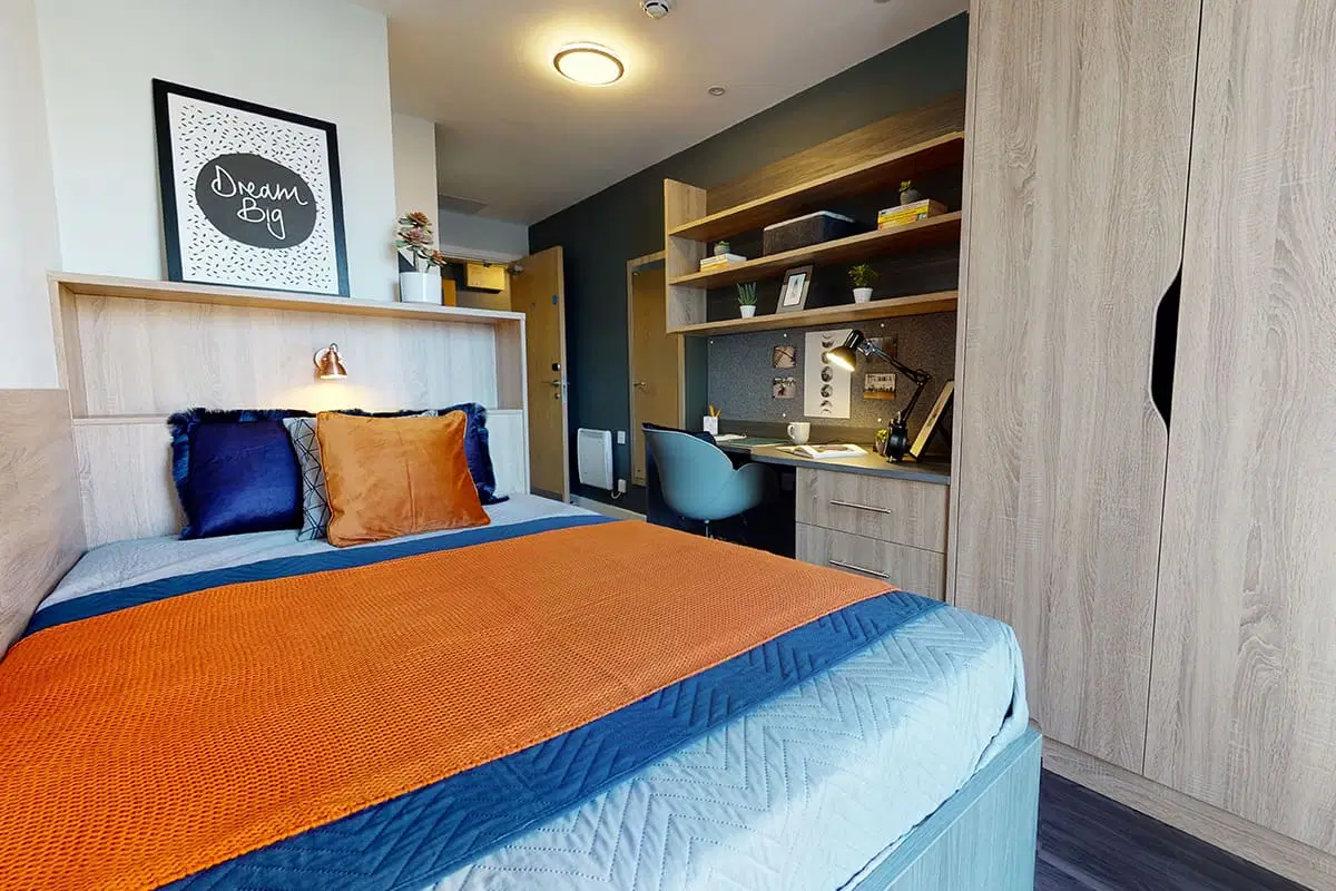 GoBritanya Abacus Residence, Brighton – Bronze Ensuite