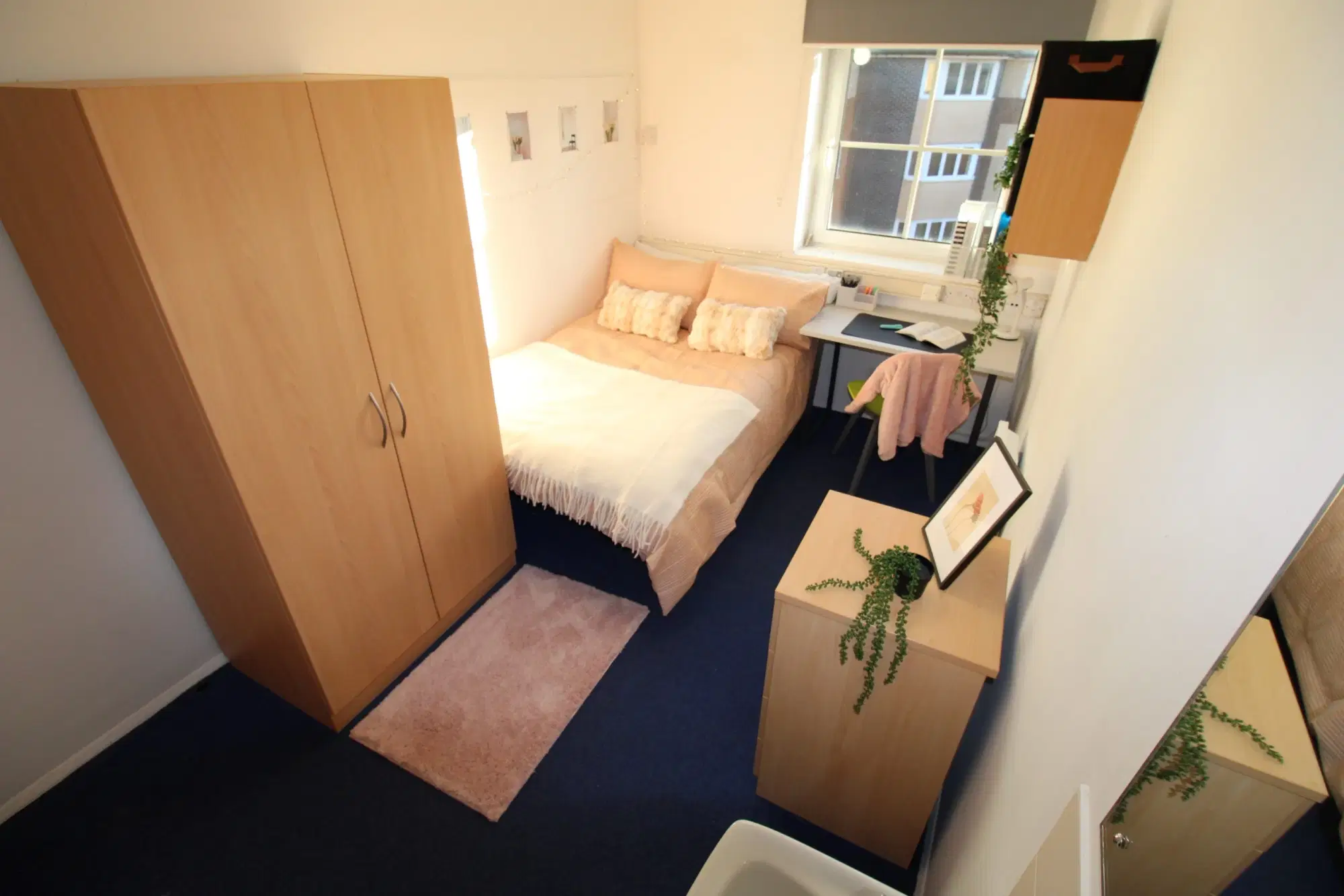 Lucia Foster Welch, Southampton – Non Ensuite Gold
