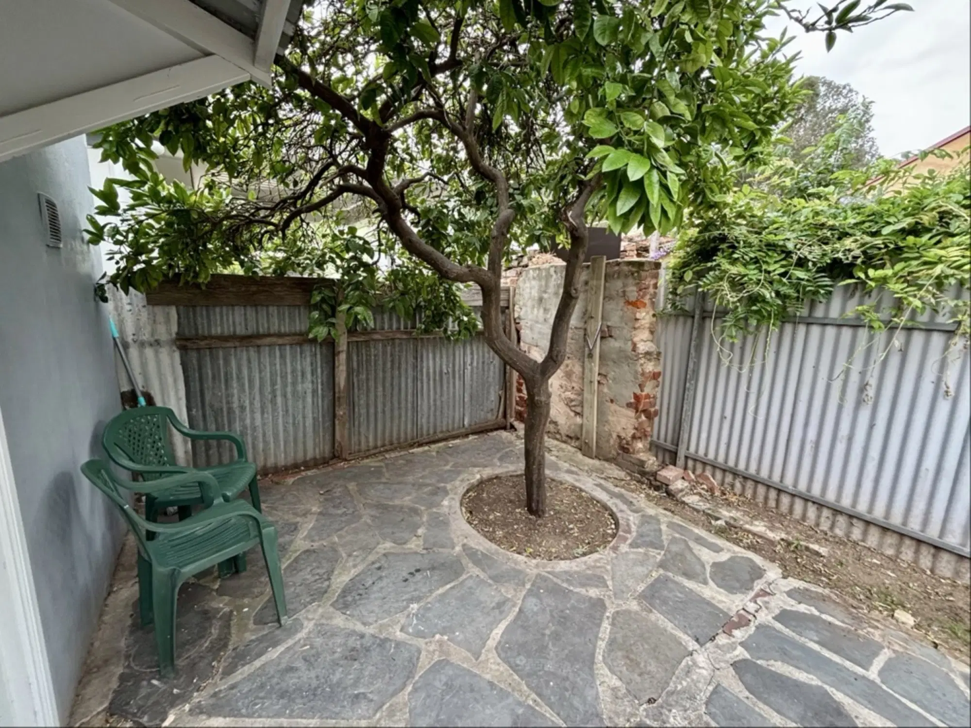 Room in a 6 Bedroom Apartment, 25 Eighth St, Bowden, Australia SA 5007 – Exterior