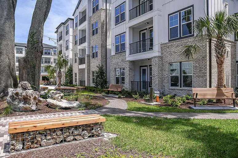 Aero on 24th, Gainesville – Exterior