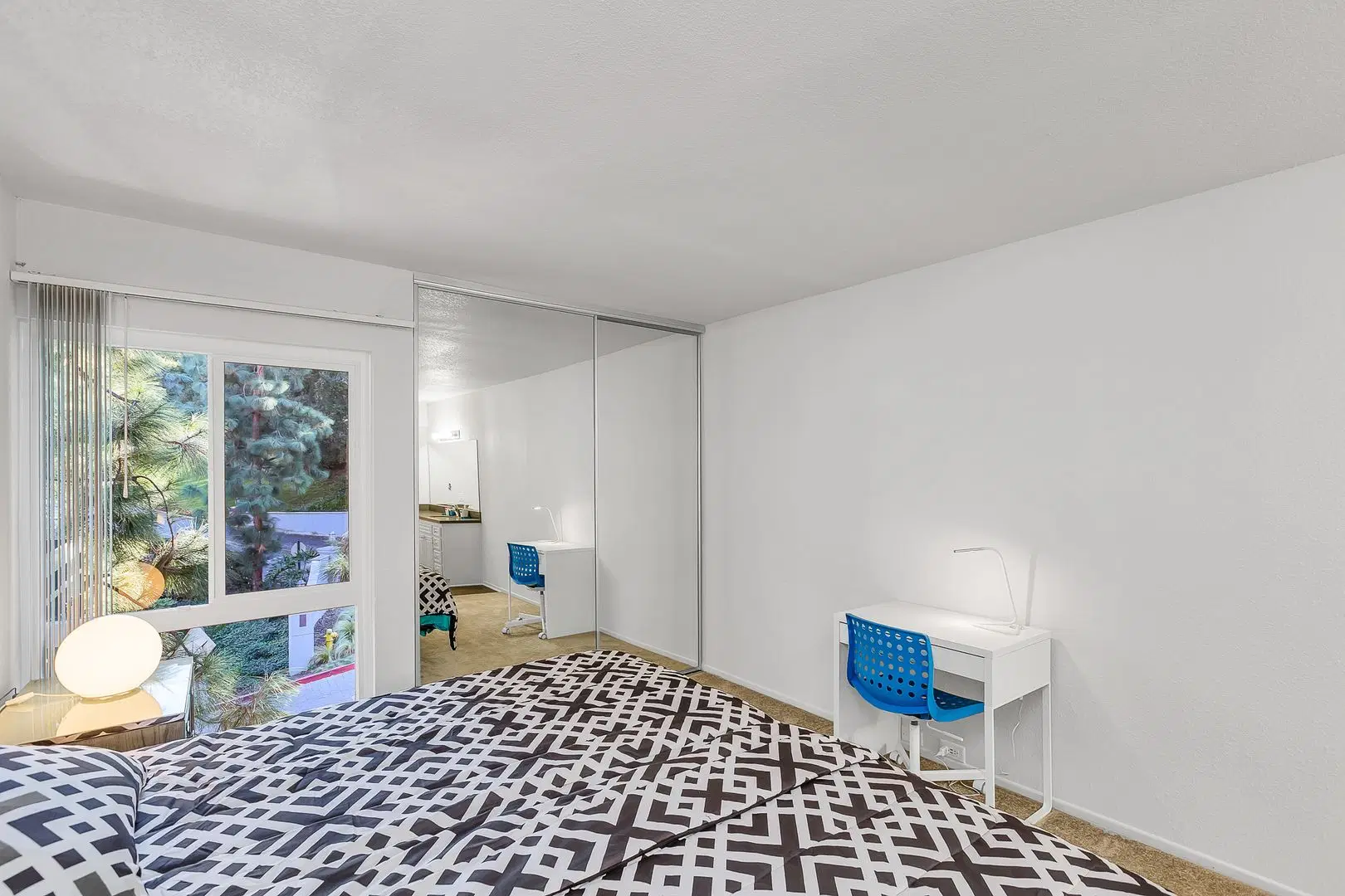 3600 Barham Blvd, Los Angeles – Amenities