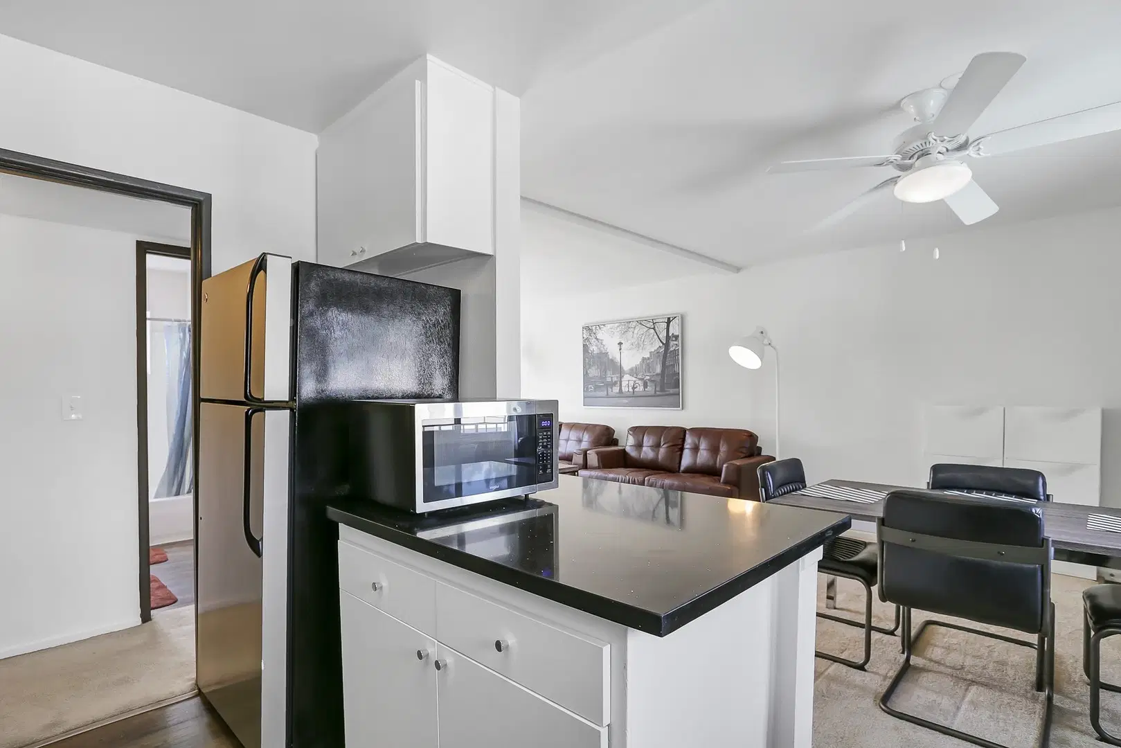 4241 Kling St, Burbank – Kitchen