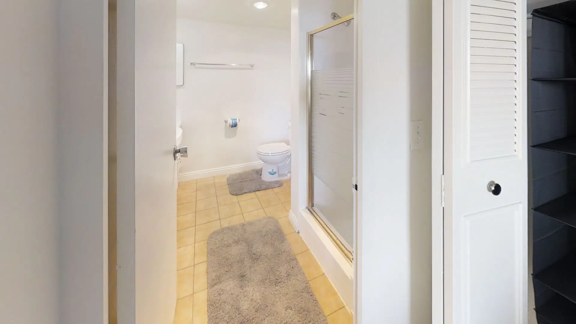 1850 N Whitley Ave, Los Angeles – Bathroom