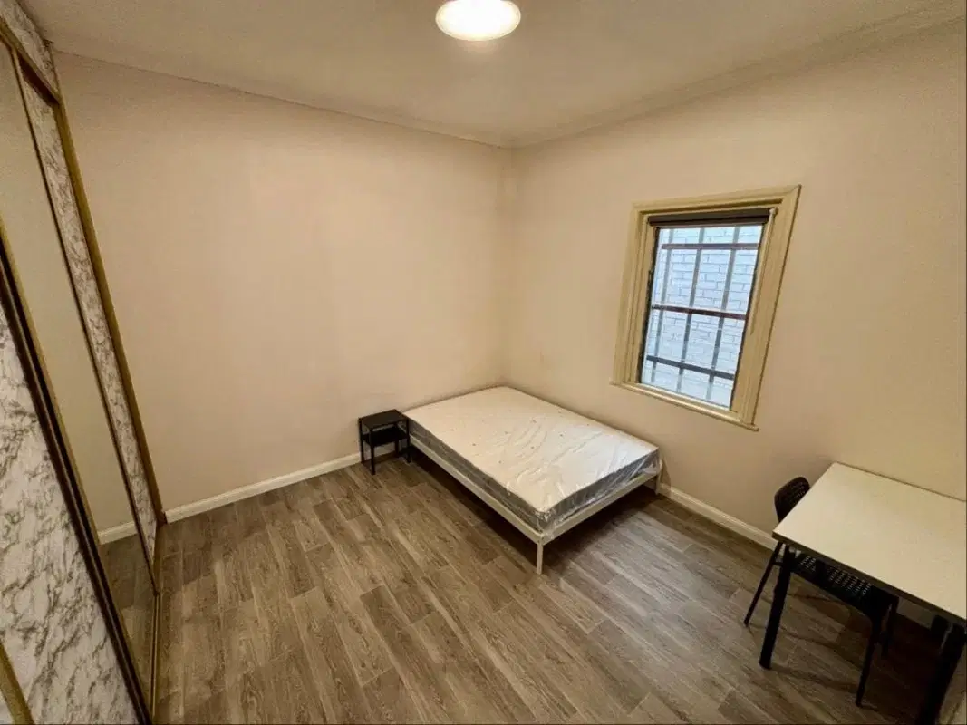 Room in a 6 Bedroom Apartment, 25 Eighth St, Bowden, Australia SA 5007 – Room 6