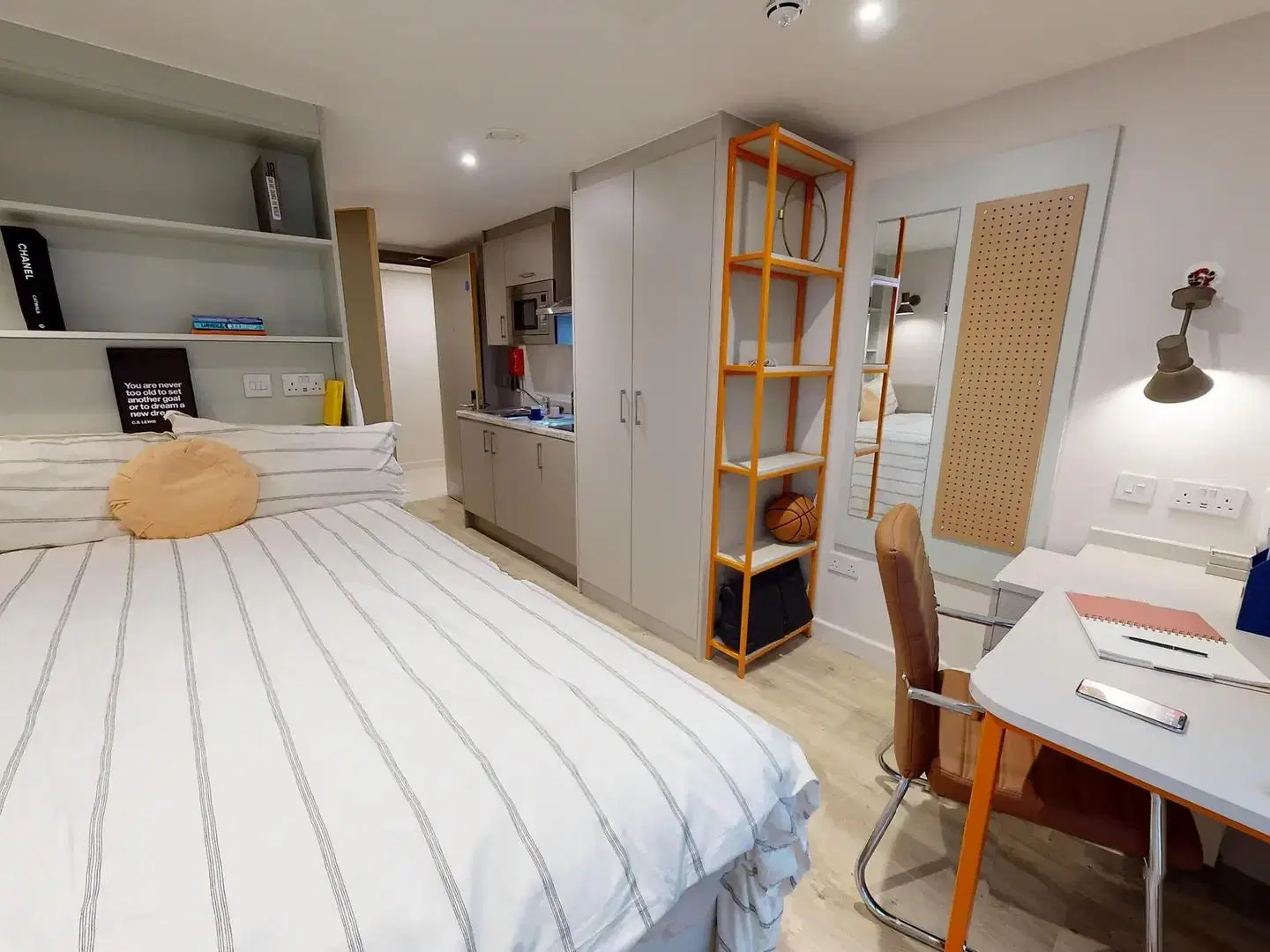 Cosmos, Sheffield – Classic Cluster Studio