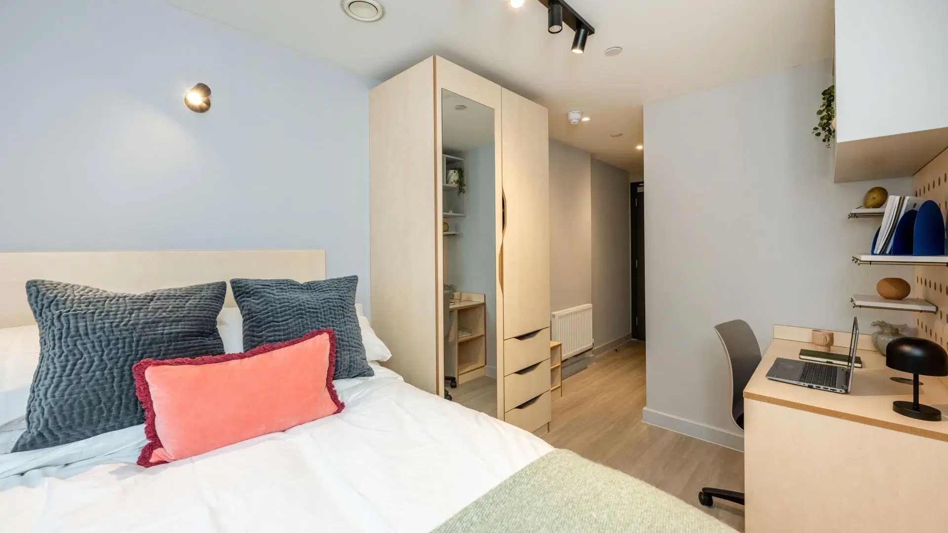 Wick Park, London – Standard Ensuite