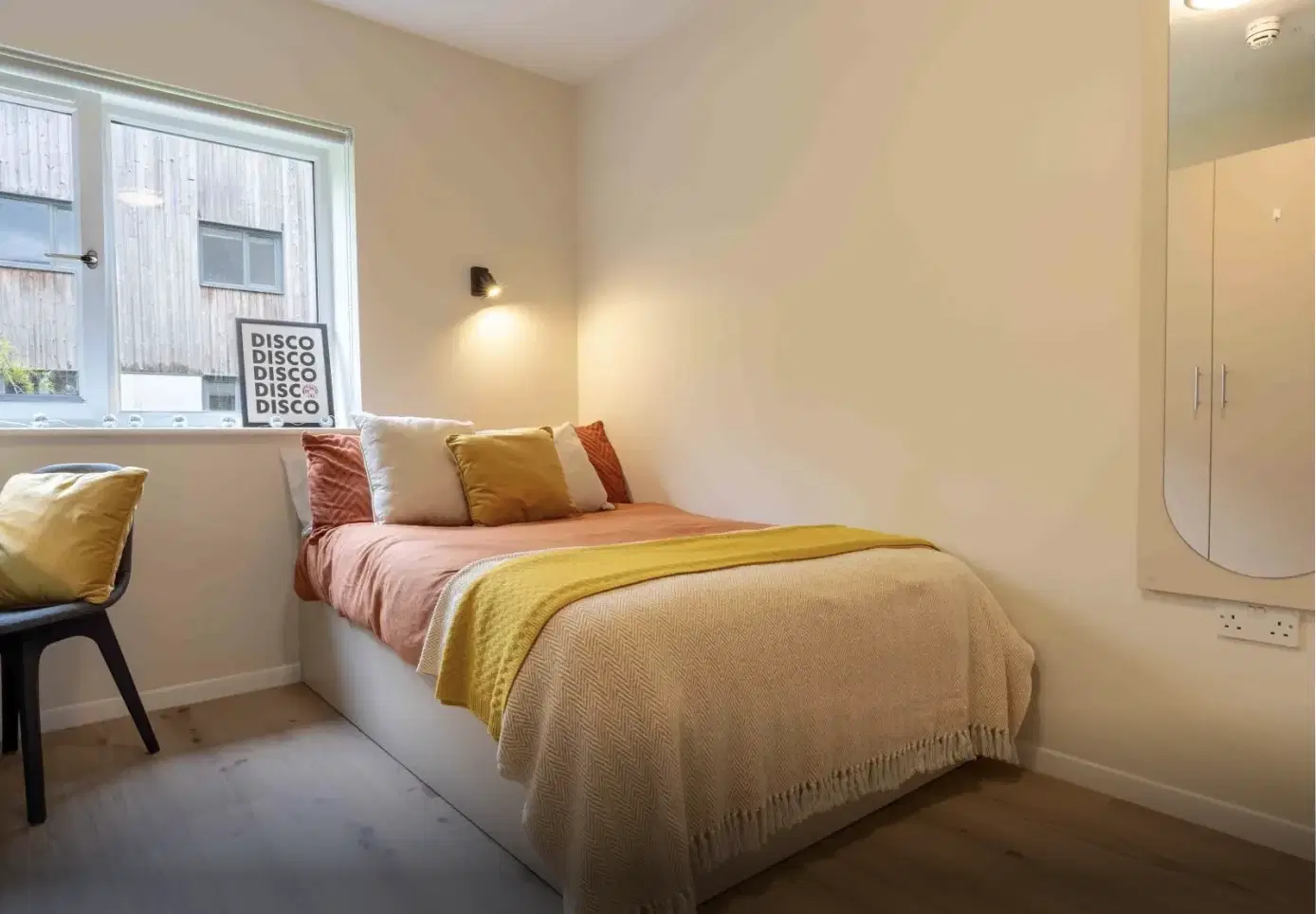 iQ The Pad, Egham – Silver En Suite