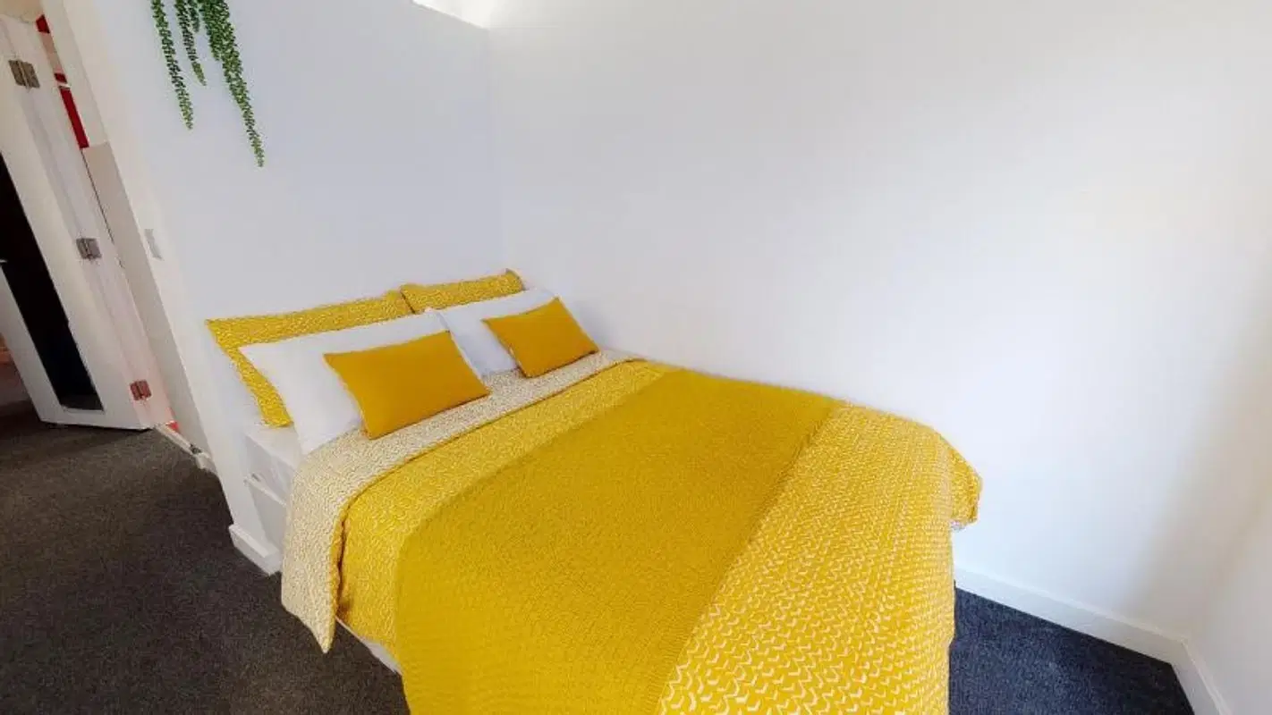 iQ Flinders House, London – Bronze Studio Plus