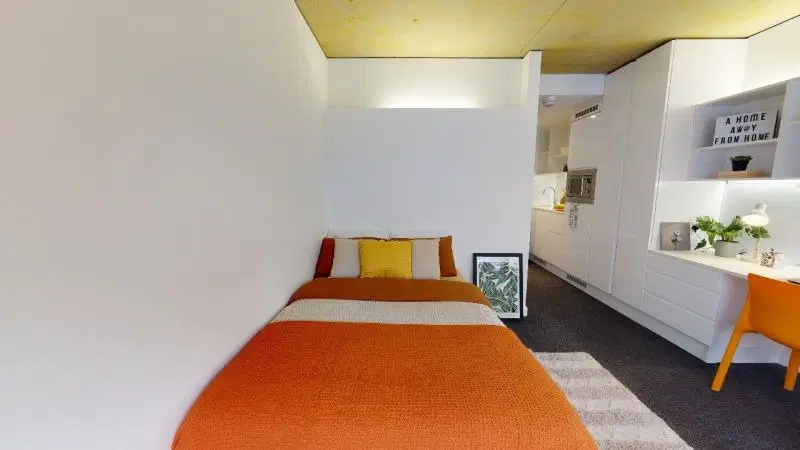 iQ Flinders House, London – Gold Studio