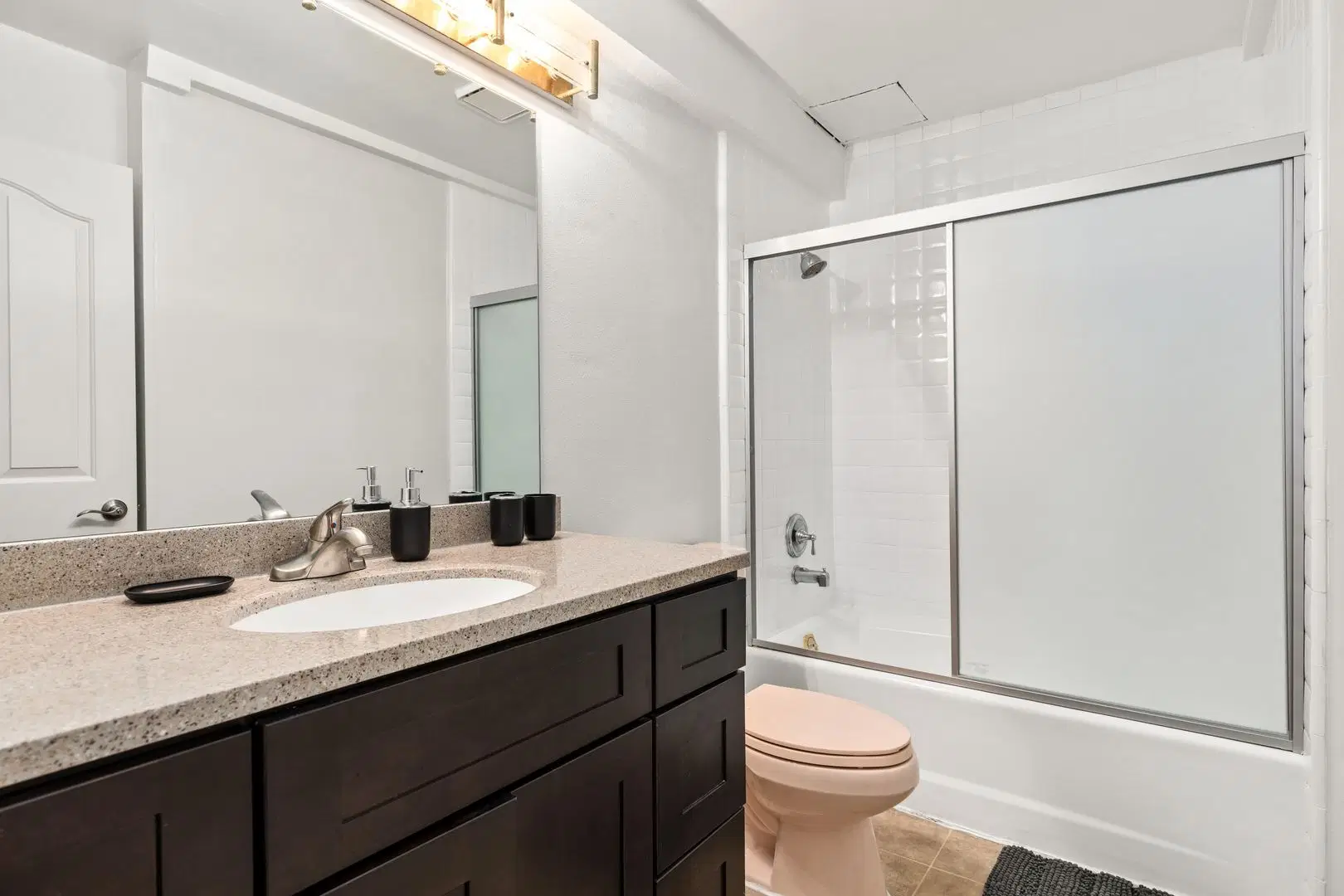 10777 Ashton 202, Los Angeles – Bathroom