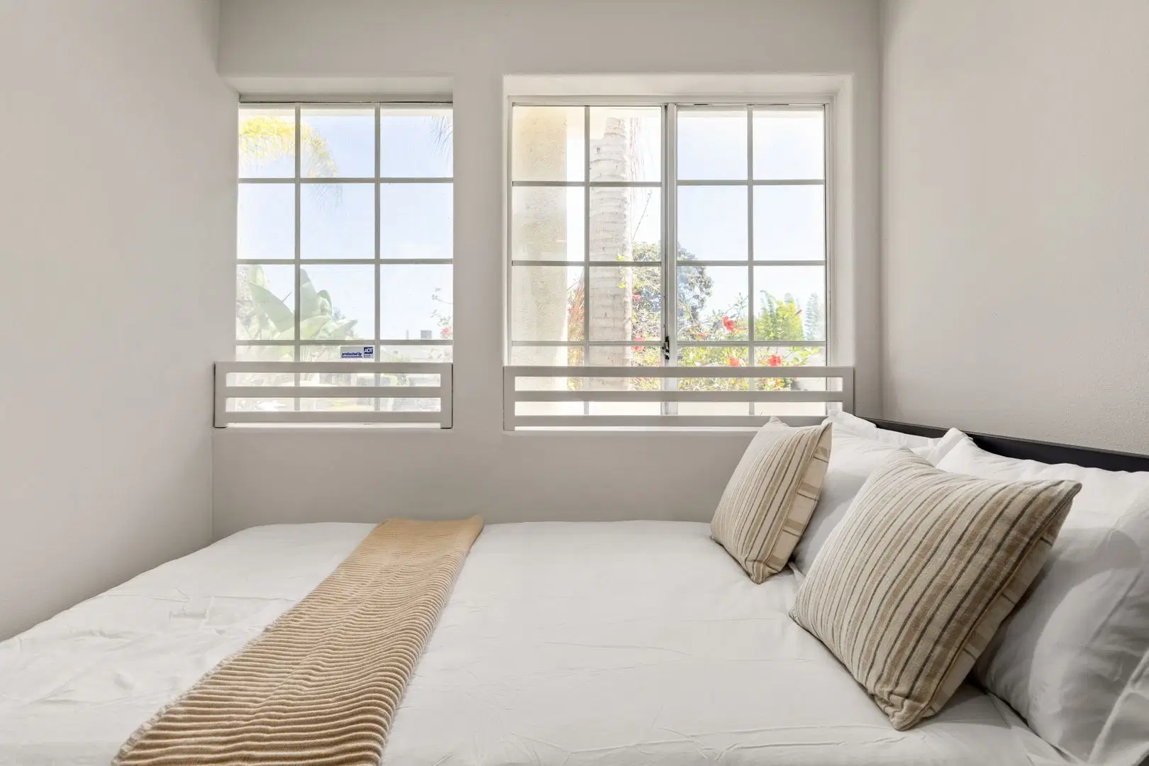 10777 Ashton 202, Los Angeles – Single Room in 5 Bedroom Apartment