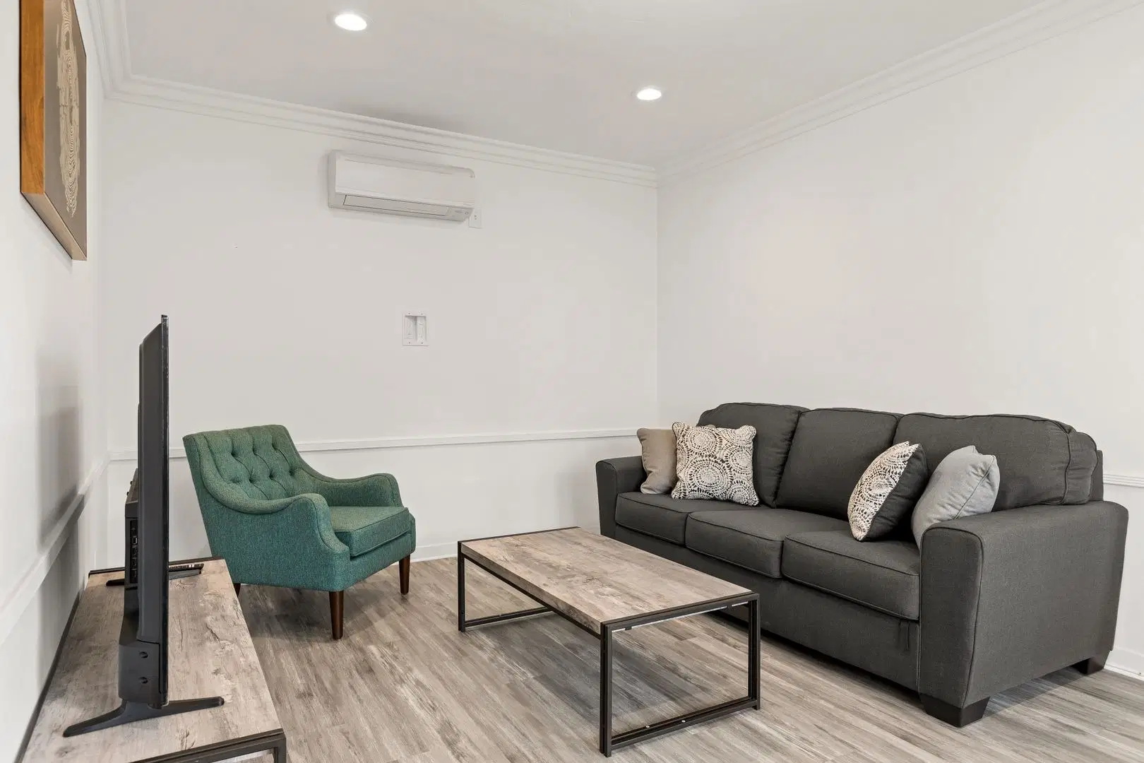 1740 S Kelton Ave, Los Angeles – Common Area